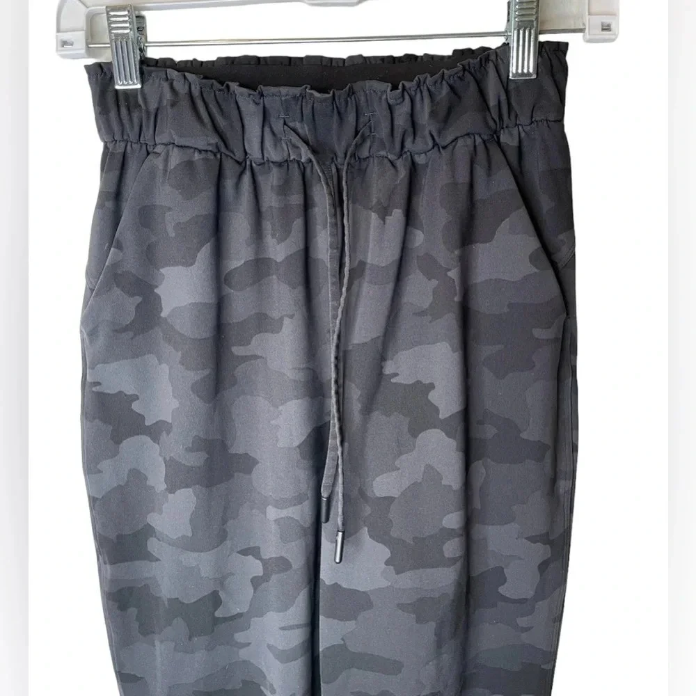 Lululemon Stretch High-Rise Jogger Full Length Black Camo Deep Coal Size Small